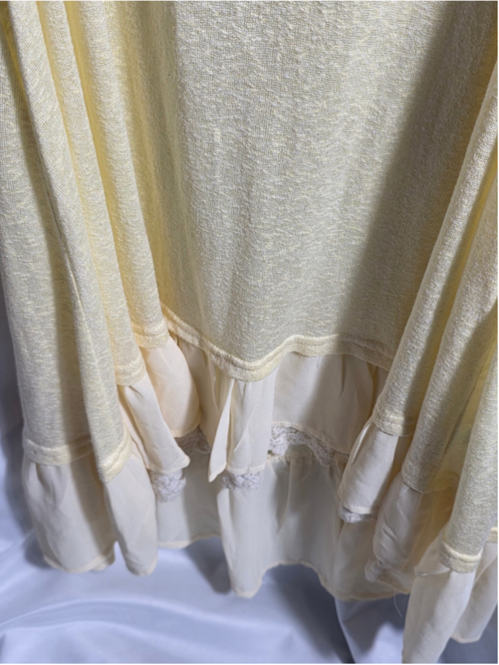 Women's Umgee Tank Top Size L Yellow White Ruffle Hem cottagecore y2k chic soft - Picture 3 of 4